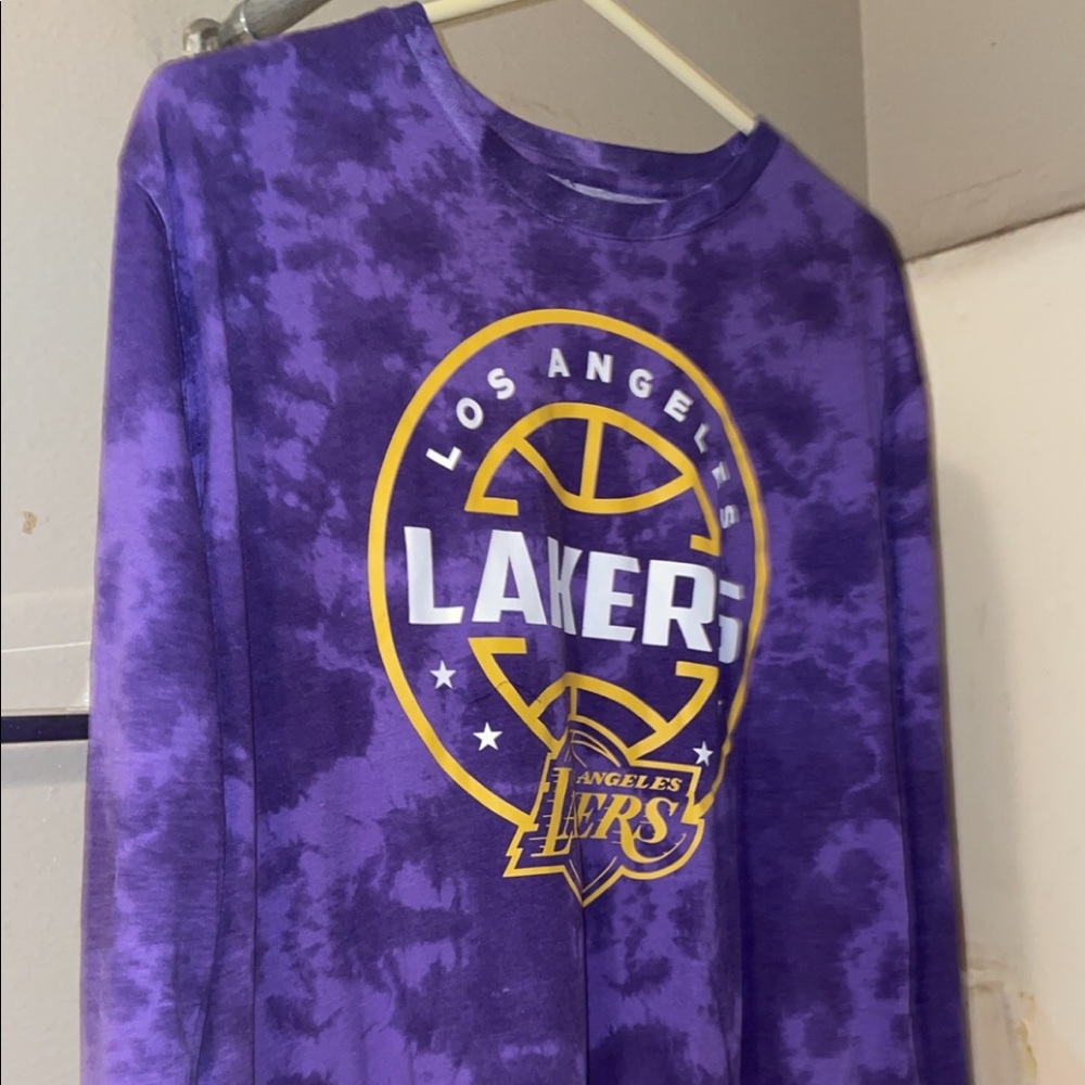 Lakers sweatshirt